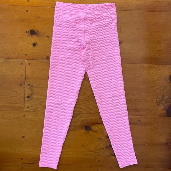 Booty by Brabants Bright Pink Crocodile Skin Leggings Textured Stretch Workout - Picture 3 of 15